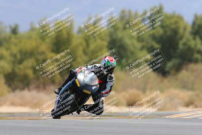 media/Apr-09-2023-SoCal Trackdays (Sun) [[333f347954]]/Turn 7 (1135am)/